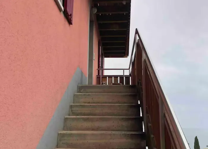 Lavaux Place In Swiss French Part Apartament Rivaz